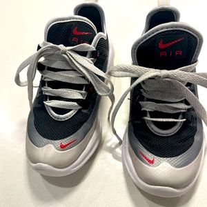 Nike air max Axis toddler boys 13c sneakers